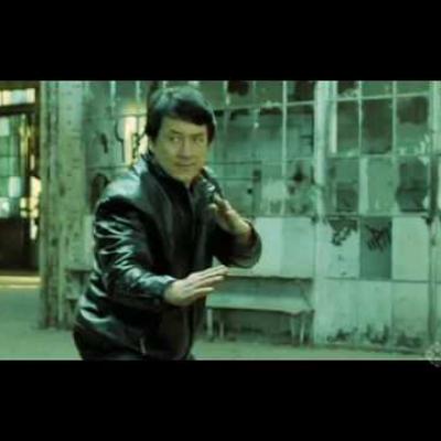 O Jackie Chan βαρέθηκε να βλέπει όλα τα Karate kids και αποφάσισε να τα δείρει!