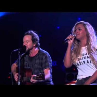 Beyonce & Eddie Vedder μαζί on stage
