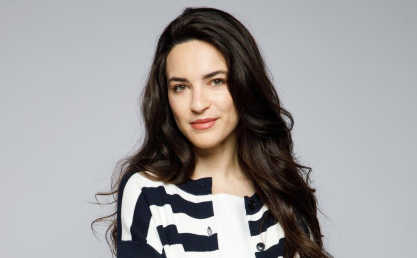 «Να μ’ αγαπάς»: Η νέα δραματική σειρά του Alpha ξεκινά με ένα παρελθόν γεμάτο μυστικά και απώλειες