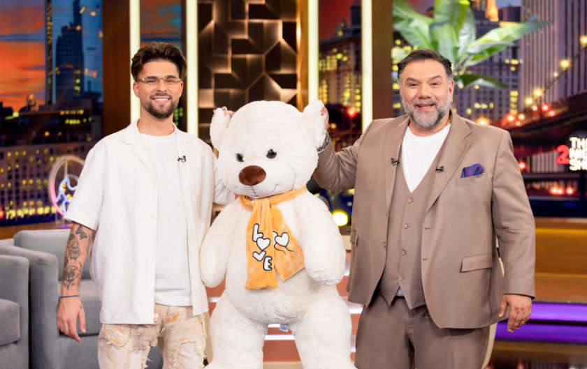 The 2Night Show: Ο Γρηγόρης υποδέχεται τον FY και τον Γιώργο Παράσχο