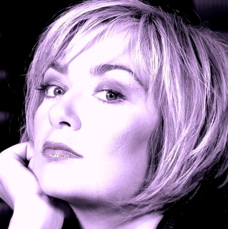 Η Ρίτα Αντωνοπούλου σε μουσική παράσταση/Cabaret συνεχίζει στο Γυάλινο Μουσικό Θέατρο