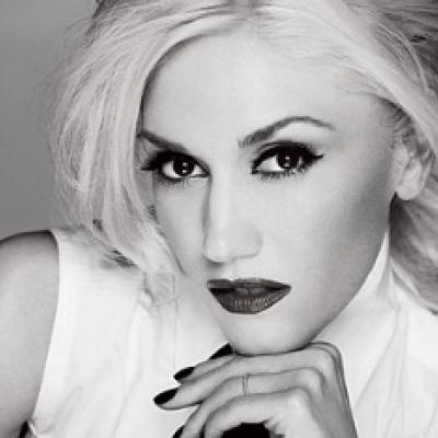 Απίστευτο! Φωτογραφία που η Gwen Stefani ζητά αυτόγραφο από τον Sting!