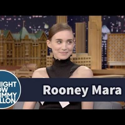 H Rooney Mara καθόταν στα πόδια του Αϊ Βασίλη μέχρι και τα 20 της