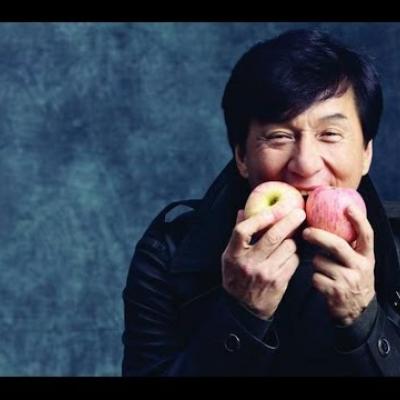 Όλα τα τρελά stunts του Jackie Chan σε ένα βίντεο