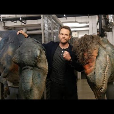 Οι δεινόσαυροι κυνηγάνε τον Chris Pratt και εκτός «Jurassic World»