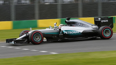 Ο Hamilton κατέκτησε την πρώτη Pole Position - Παράπονα για τους νέους κανονισμούς