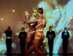 Έλληνας ηθοποιός γυμνός σε παράσταση του Φαμπρ