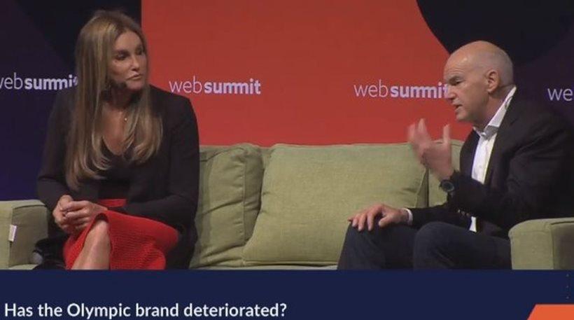 Μια αναπάντεχη συνάντηση: Ο Γιώργος Παπανδρέου στον ίδιο καναπέ με την Caitlyn Jenner