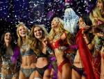«Θάμπωσαν» τη Σαγκάη τα αγγελάκια της Victoria΄s Secret