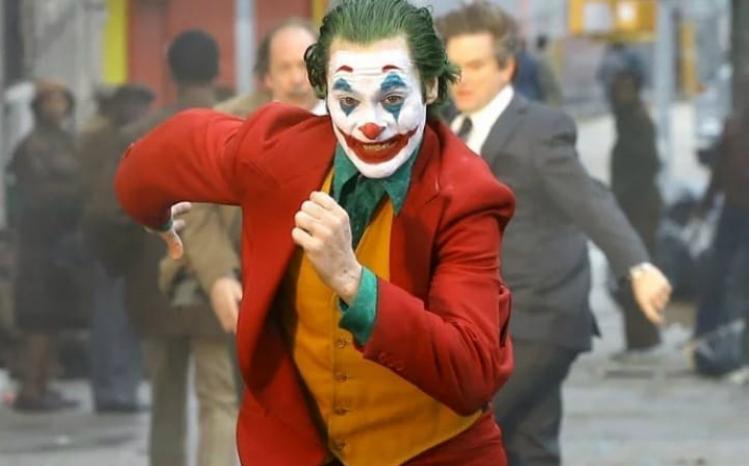 Oι πρώτες φωτογραφίες του Joaquin Phoenix σαν Joker