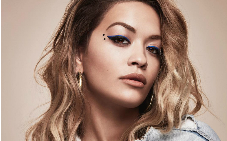 Η Rita Ora αντιδρά στα νέα του θανάτου του Avicii