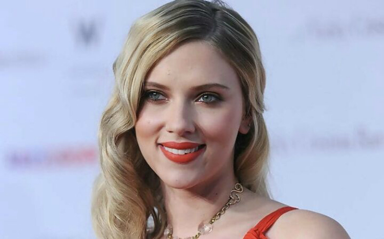H Scarlett Johansson είναι η πιο ακριβοπληρωμένη ηθοποιός