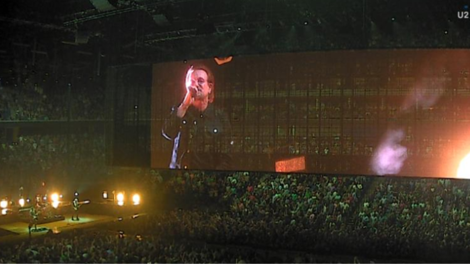 Βίντεο: Ο Μπόνο έχασε τη φωνή του κατά τη διάρκεια συναυλίας των U2 στο Βερολίνο
