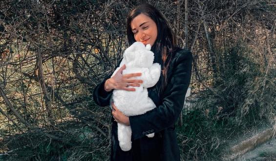 Όλγα Φαρμάκη: Βόλτα με την τριών μηνών κόρη της! 