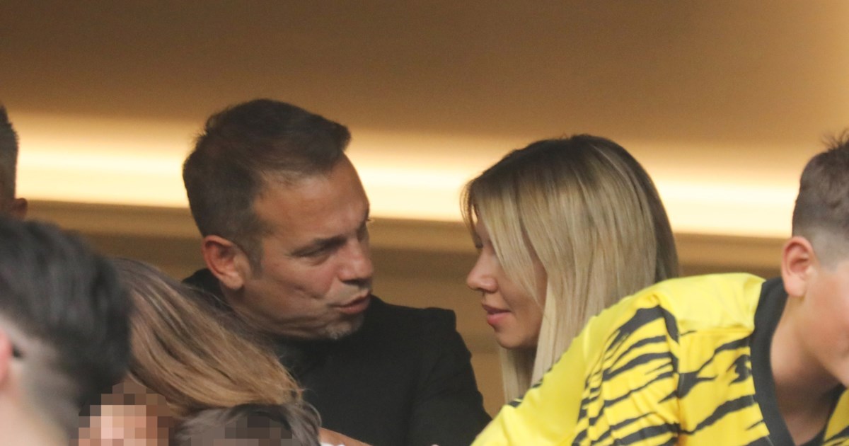 Ντέμης Νικολαΐδης: Η καλλίγραμμη σύντροφός του Αλεξάνδρα Νικολαΐδου με cropped top στο γήπεδο