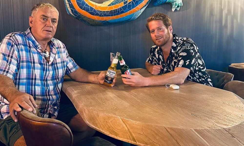 James Καφετζής: Η φωτογραφία με τον πατέρα του που ναυάγησε στον Ειρηνικό Ωκεανό