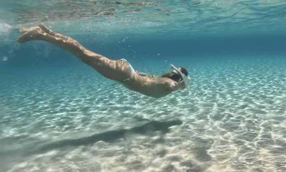Το εντυπωσιακό βίντεο διάσημης Ελληνίδας στο βυθό της θάλασσας!