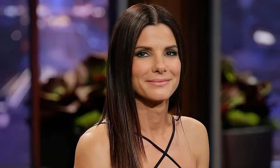 Sandra Bullock: Έκλεισε τα 60! - Πώς είναι η ηθοποιός 1 χρόνο μετά τον θάνατο του συντρόφου της;