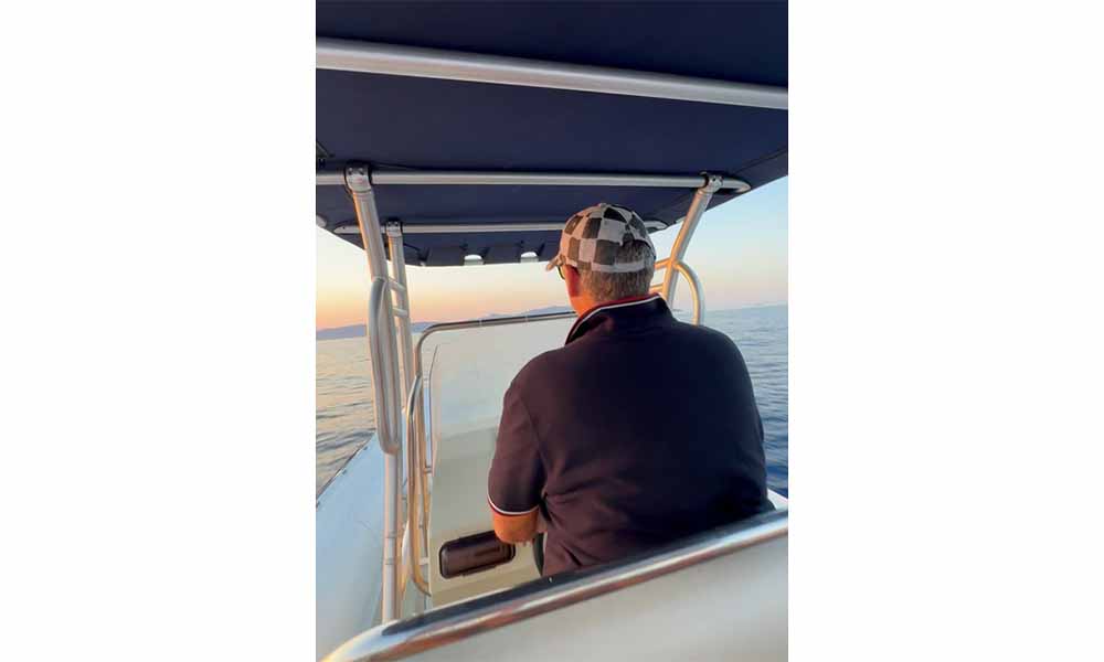 Γιώργος Λιάγκας: Το βίντεο με το ηλιοβασίλεμα μέσα από το σκάφος!