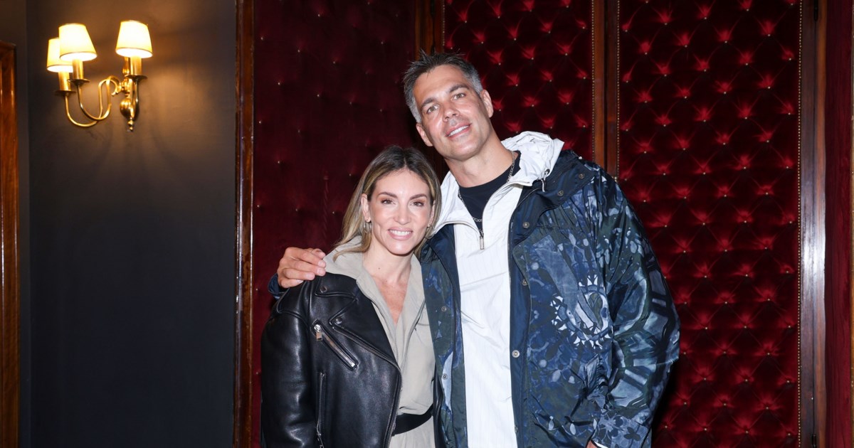 Η Αθηνά Οικονομάκου σε παιδική θεατρική παράσταση - Με τα παιδιά της και τον Μπρούνο Τσερέλα