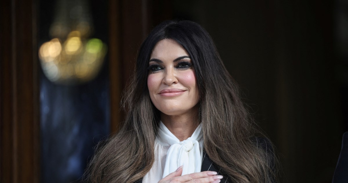 Κίμπερλι Γκίλφοϊλ: Απαστράπτουσα στο χριστουγεννιάτικο δείπνο της 