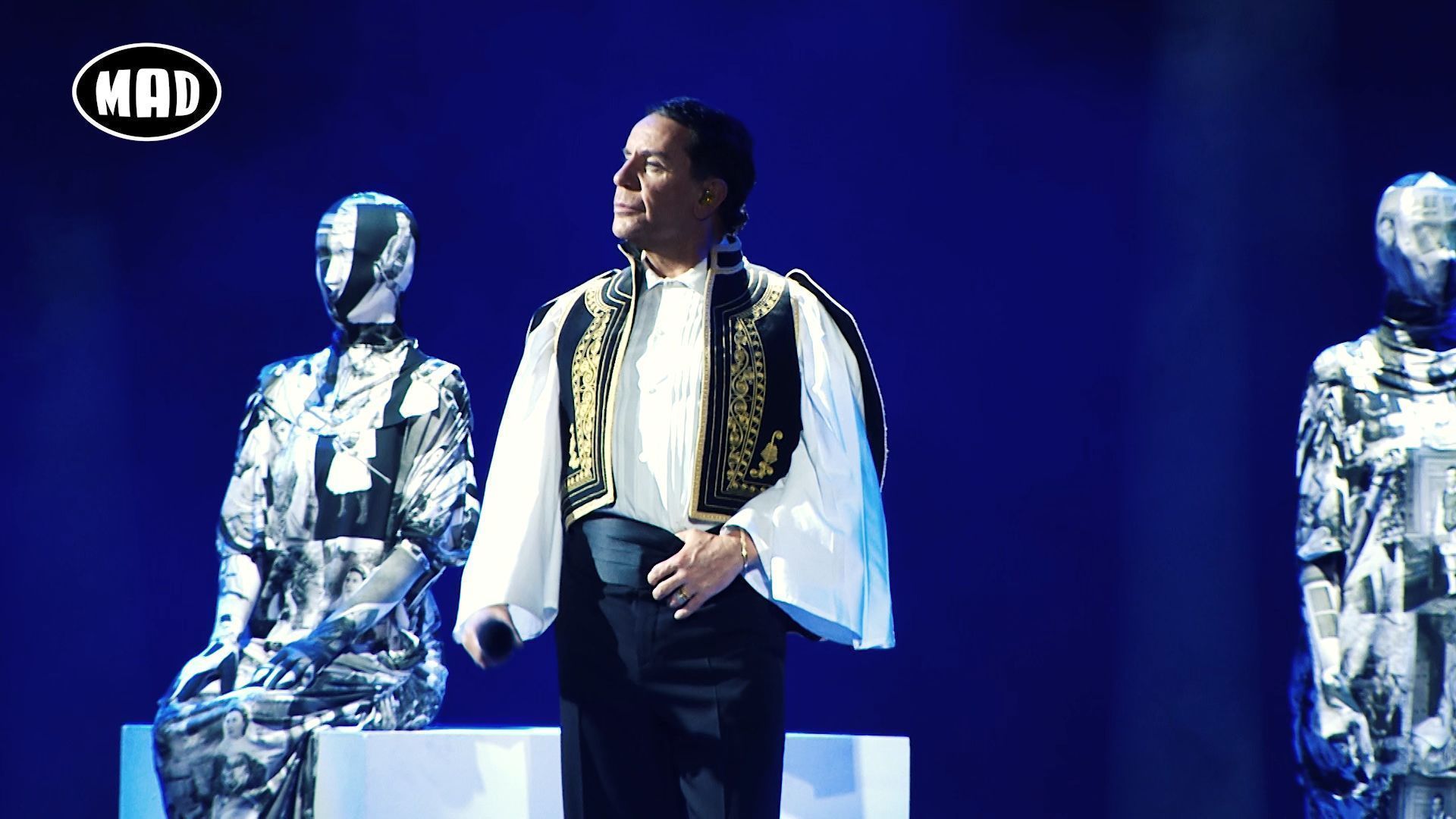 MadWalk 2025: Ο Γ. Μαζωνάκης σε μία εμφάνιση με «άρωμα» Ελλάδας και συγκίνηση