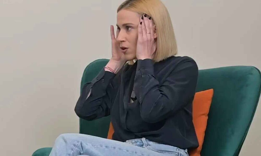 Νάντια Μπουλέ: «Δεν γίνεται να βγαίνει στην τηλεόραση και να μην μπορεί να μιλήσει»